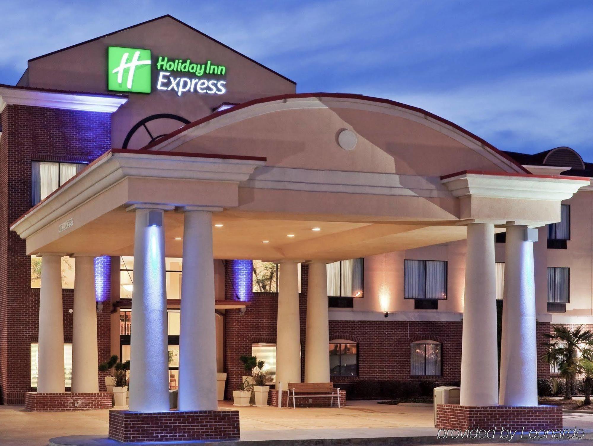 Holiday Inn Express Hotel & Suites Forest By Ihg Exterior photo